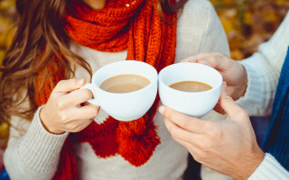Couple coffee autumn leaves romantic - autumn free wallpaper