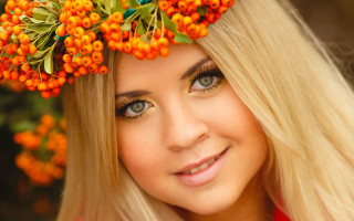 Anna hotchkis flower crown smile - anna hotchkis free wallpaper