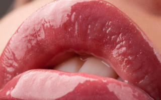 Red lip woman lipring glossy - glossy free wallpaper