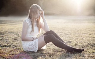 Woman sitting field sunset jewelry - sunlight free wallpaper