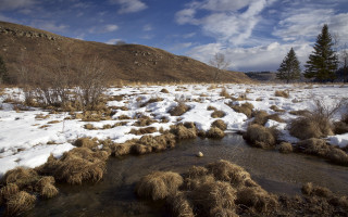 Snowy mountain stream nature landscape - a mountain side free wallpaper