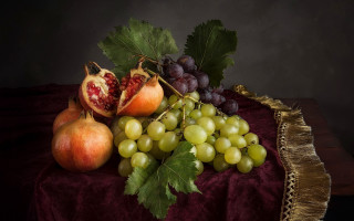 Grapes pomegranates stilllife photorealistic food - a cloth free wallpaper
