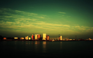 City skyline water clouds matte - a city skyline free wallpaper