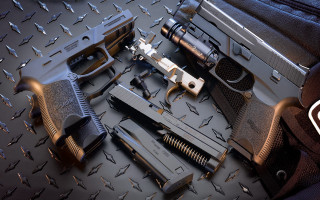 Guns table puzzle rembrandt jet - rembrandt free wallpaper