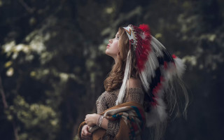 Woman nativeamerican headdress forest photorealistic - cinematic free wallpaper for desktop
