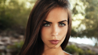 Annabel eyres long hair green - the background and a blurry background free wallpaper