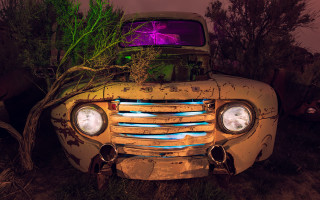 Old truck tree holography clock - bruce munro free wallpaper