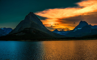 Mountain range lake sunset colorful - a colorful sky above free wallpaper