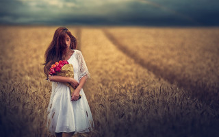 Woman white dress holding bouquet - a white dress holding free wallpaper