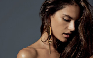 Woman long hair gold earrings - carol bove free wallpaper