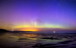 Purple yellow aurora ocean night - aurora free wallpaper