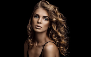 Elina karimova long hair blue 3 - head and shoulders portrait free wallpaper