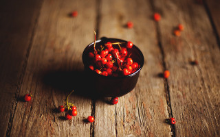 Small bowl berries wooden table - anne rigney free wallpaper