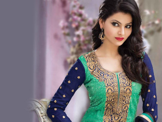 Woman green blue dress posing - her right hand free wallpaper