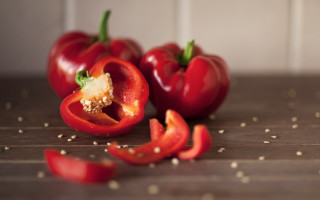 Red peppers knife pepper seeds - a couple free wallpaper