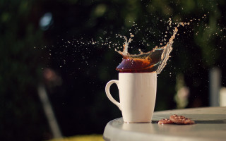 Coffee splash water motion blur - benoit b. mandelbrot free wallpaper