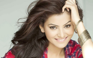 Woman long hair red shirt 11 - ella guru free wallpaper