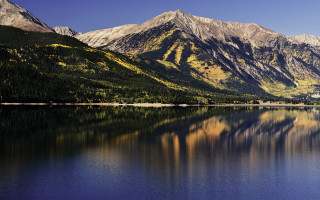 Mountain lake forest night sky 2 - a clear blue sky free wallpaper
