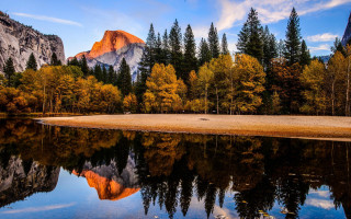 Mountain reflection lake autumn sky - a still lake free wallpaper