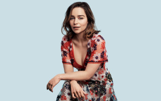 Woman sitting profile portrait blue - a stool free wallpaper