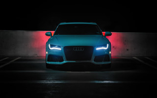 Blue car night red light - intimidating lighting free wallpaper