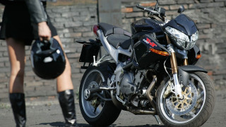 Woman motorcycle blurry depthoffield jigsaw - movie scene free wallpaper
