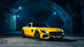 Yellow mercedes sls tunnel night - a tunnel free wallpaper