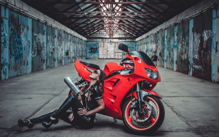 Woman motorcycle graffiti tunnel cyberpunk - cyberpunk art free wallpaper
