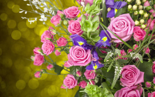 Pink roses purple flowers bouquet - a bouquet free wallpaper