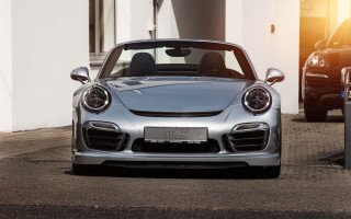 Silver sports car sunlight building - a sun free wallpaper