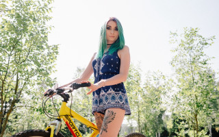 Green hair bicycle outdoors portrait - adrienn henczné deák free wallpaper