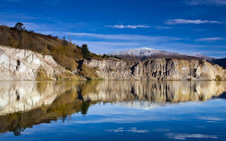 Mountain lake reflection clouds scenery - the still water of a lake free wallpaper