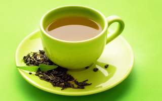 Tea leaf saucer green spoon - a leaf free wallpaper