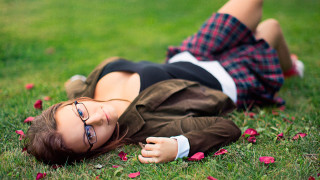 Cosplay woman dog frisbee blurry - cosplay free wallpaper