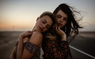 Two women portrait floral bare - drew tucker free wallpaper