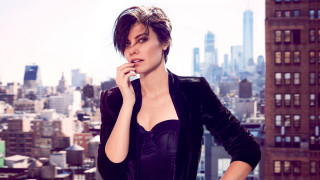Woman black dress city skyscrapers - skyscraper free wallpaper