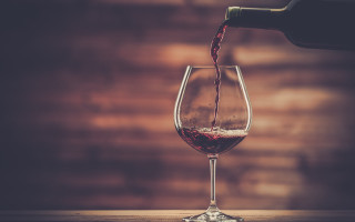 Wine pour bottle wooden wall - a bottle of wine free wallpaper