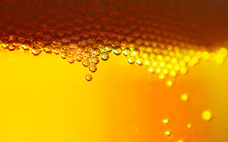 Yellow liquid bubbles autumn fire - a few drop of water free wallpaper