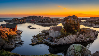 Small house island ocean sunset 2 - a small island in the middle of the ocean free wallpaper