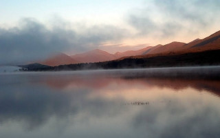 Lake mountains fog sky cityscape - a few mountain free wallpaper