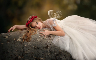 Dreamlike girl whitedress flower fairy - young free wallpaper