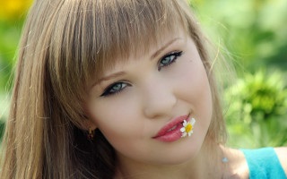 Young woman flower blue shirt - a young woman free wallpaper