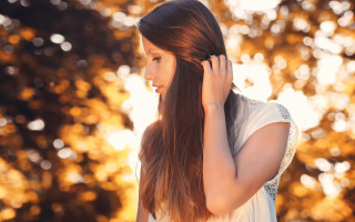 Woman longhair tree autumn bokeh - portrait photography free wallpaper