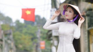 Woman white dress hat chinese - a white dress and a hat free wallpaper