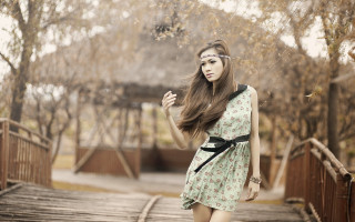 Woman dress walking bridge cigarette - a woman in a dress free wallpaper