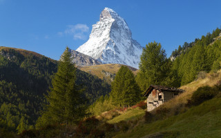 Mountain house trees blue sky - christo free wallpaper