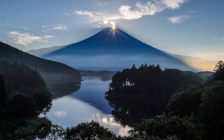 Mountain lake sun rays forests - crepuscular ray free wallpaper
