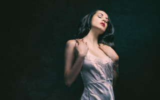 Woman white dress closed eyes - a white dress free wallpaper