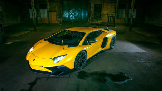 Yellow sports car night parking - a yellow sports car free wallpaper