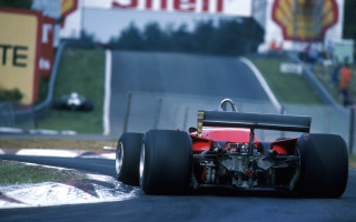 Red race car track sunny - a red race car free wallpaper
